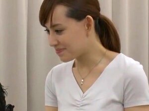 Zorra japonesa exótica Yui Aikawa en un clip JAV de estilo perrito