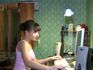 ¿Quieres ver a una prometedor aprendiendo a satisfacerte como una