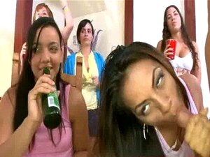 18 Apuesto a que tu perra infiel está aquí 297