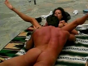 Lee Stone apuñala cada agujero de una seductora latina junto a la