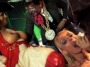 Alice se encuentra con los piratas para una follada