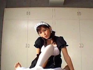 La comediante asiática Riko Tachibana recibe una enorme corrida en la