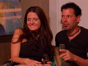 Marido pelirrojo libera la tensión seduciendo a su esposa para una