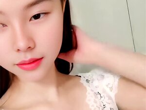 Masturbación de striptease en webcam amateur asiática