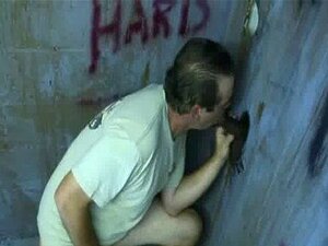 Porno hardcore gay de gloryhole y pajas gay sucias 21