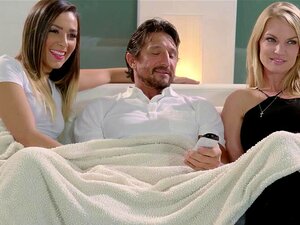 La increíble morena Jaye Summers agarró la gran polla de su