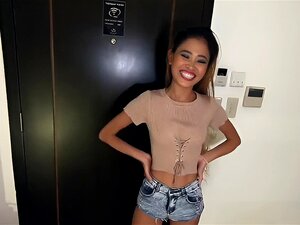 Criada filipina es devastada por una polla monstruosa