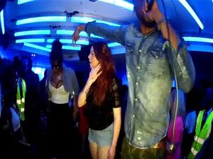 Chica blanca gana concurso de twerking