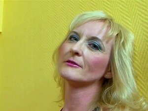 BBC follando el culo de una gilf caliente con semen en sus bazucas