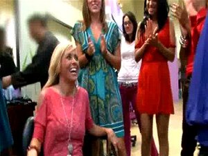 27 Zorras follan y chupan en una fiesta sexual 09