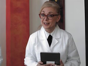 Jill Kassidy demuestra a su padrastro que es completamente funcional