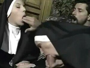 Sumérgete en una pasión ardiente y desata tus fantasías más