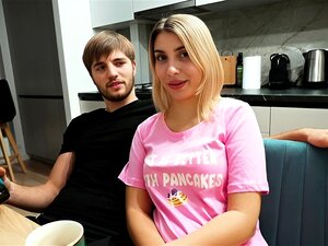 esposa amateur engañó a su marido con su mejor amigo - Jenny Lux