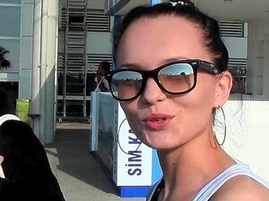 Anabella & Aspen & Jocelyn - Vacaciones Locas en Turquía 01