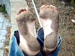 Los pies y plantas sucios de Donna