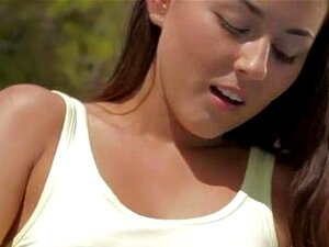 Sexo artístico hermoso al aire libre
