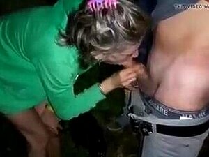 Observa a Hillary cumplir las fantasías de cuatro espectadores