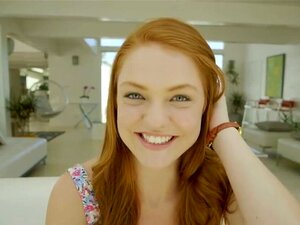 Pelirroja NEGRA disfruta del sexo interracial