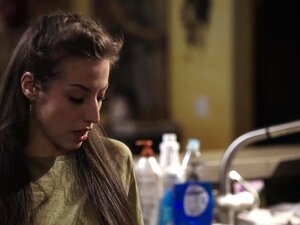 GIRLSWAY - Pareja cachonda follando junto al fontanero