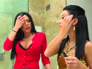 Moms Bang Cuties - Jaclyn Taylor muestra a Megan Rain cómo hacerlo J