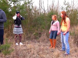 MyFirstPublic - Tres chicas cachondas encontradas en el bosque y