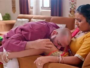 Vive la pasión desenfrenada de una esposa india con curvas que te