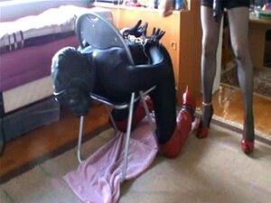 Esclava sissy follada por su ama