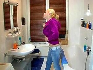 Una fresca ducha alemana legal, una linda y follada Freundin jung