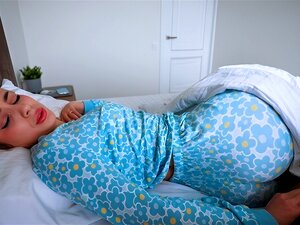 ¡Mi Madrastra Puta me despierta de la mejor manera que sabe!