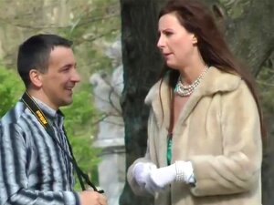 Británico en medias tragando semen