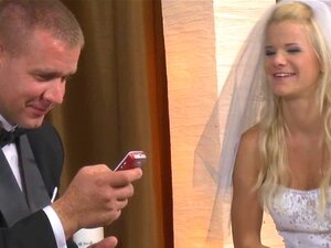 Vestido de boda, novia con lamida de coño jugando