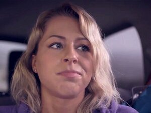 Esta linda autoestopista fue hecha para placer al aire libre