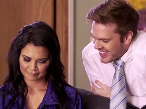 MILF británica Jasmine Jae rompe el secado sexual con su jefe