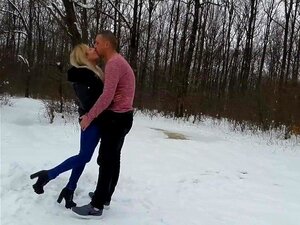 Novia follada al aire libre en el show