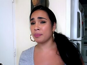 BANGBROS - Criada Cubana De Gran Botín Convencida De Renunciar A Ella