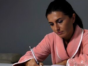 Dominación milf italiana y comer semen