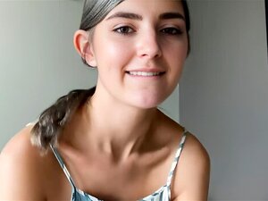 Grandes tetas naturales rebotando mientras la novia de la UE folla