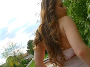 AssTraffic Anal sin lubricante para esta chica amante del anal,