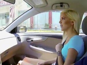 Reventando una tuerca en las redondas y gordas nalgas de Halles. Me