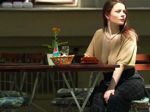 orden de vestuario atrevida - tetona, elegante, resignada