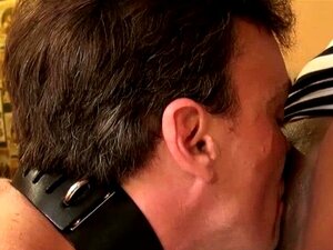 Sumérgete en una experiencia de fetichismo interracial con una sexy