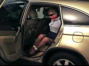 Teri Martine atada amordazada y ***