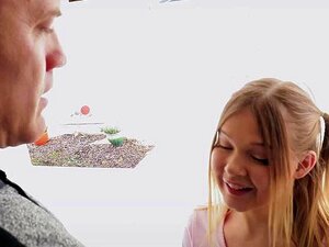 Pequeña chica traviesa, Coco Lovelock necesita ser entretenida por el