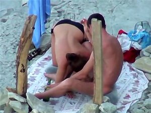 1fuckdatecom Playa desnuda buena mamada