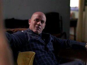 Hijastra disciplinada por su padrastro a través de azotes n. Hijastra