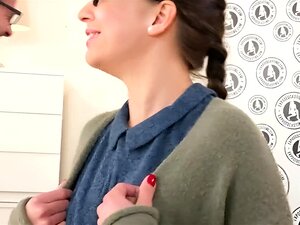 Zorra checa Therese Bizzare tiene su coño penetrado insondable por un