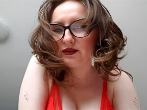 Punto de VISTA: Madrastra cachonda despierta a su hijastro.