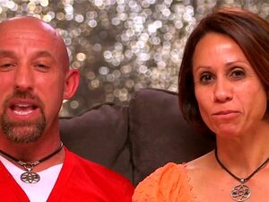 Increíbles swingers relajándose al aire libre. Finalmente pudieron