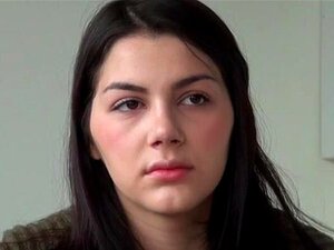 Una prodigiosa novia latina se la follan. Una chica amateur ofrece su