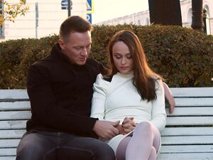 Pat simplemente no puede decirle QUE NO a un chico seguro de sí mismo